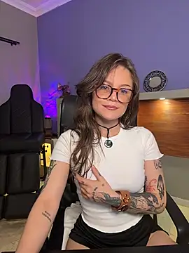 Snapshot of Tallulah_Kinky chatting on 8, 5, 2026 Tallulah Kinky online show from 8, 5, 2026