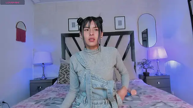 Violettaa Stone online show from 26, 3, 2026