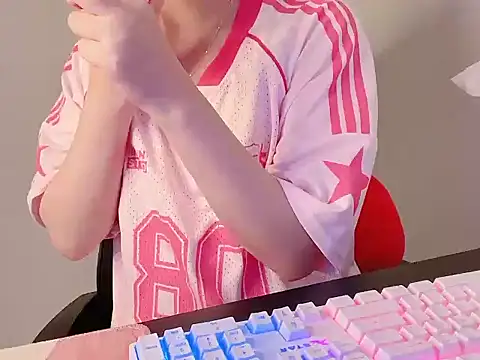 Snapshot of hunhun122 chatting on 18, 7, 2026 hunhun122 online show from 18, 7, 2026