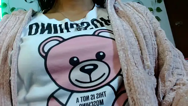PaulaCutexs online show from 4, 7, 2026