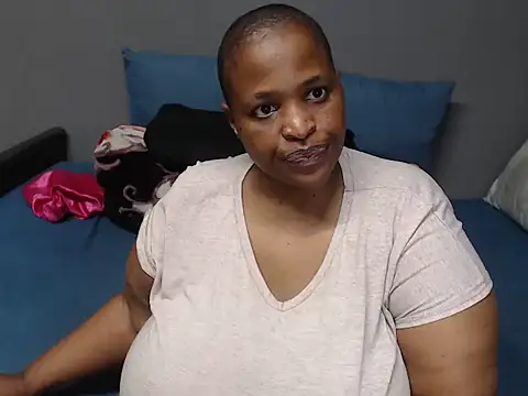 Snapshot of Bustydiva83 chatting on 19, 6, 2026 Bustydiva83 online show from 19, 6, 2026