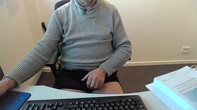 Snapshot of Buggemann chatting on 6, 5, 2026 Buggemann online show from 6, 5, 2026