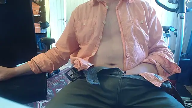 Snapshot of Buggemann chatting on 15, 6, 2026 Buggemann online show from 15, 6, 2026