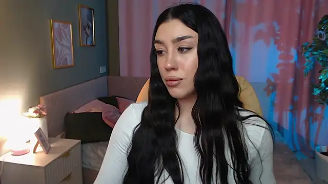 Winonna Ryder online show from 25, 3, 2026