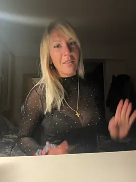 Snapshot of AtomBlondy chatting on 15, 3, 2026 AtomBlondy online show from 15, 3, 2026