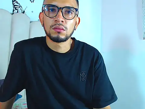 DiemMartinez01 online show from 12, 3, 2026