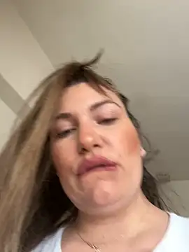 Snapshot of SweetCurvess chatting on 19, 3, 2026 SweetCurvess online show from 19, 3, 2026