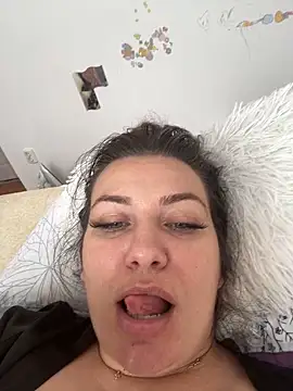 Snapshot of SweetCurvess chatting on 10, 5, 2026 SweetCurvess online show from 10, 5, 2026