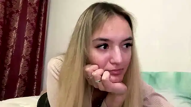 Snapshot of ReathaKiss chatting on 23, 4, 2026 ReathaKiss online show from 23, 4, 2026
