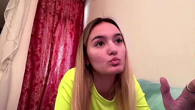 Snapshot of ReathaKiss chatting on 12, 5, 2026 ReathaKiss online show from 12, 5, 2026