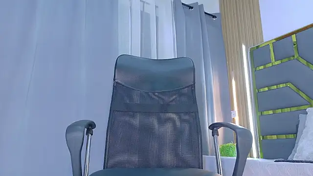 Oliver bigblack cock online show from 24, 3, 2026