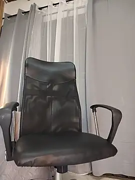 Snapshot of Oliver_bigblack_cock chatting on 23, 5, 2026 Oliver bigblack cock online show from 23, 5, 2026