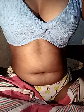 Snapshot of tutu_girl2 chatting on 19, 3, 2026 tutu girl2 online show from 19, 3, 2026