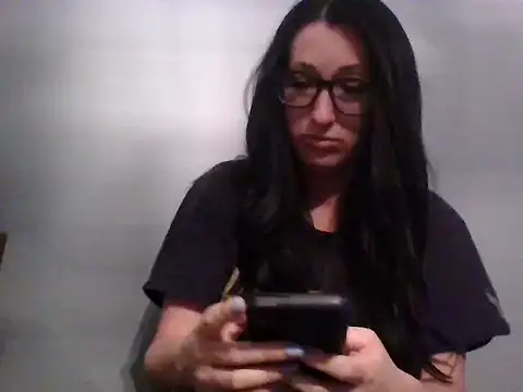 Snapshot of TheVictoriaWolf chatting on 7, 4, 2026 TheVictoriaWolf online show from 7, 4, 2026