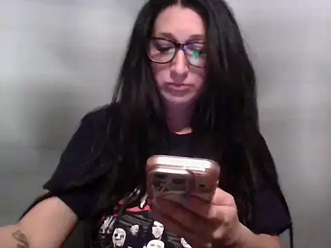 Snapshot of TheVictoriaWolf chatting on 17, 4, 2026 TheVictoriaWolf online show from 17, 4, 2026