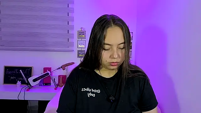 Snapshot of cherry_valeria chatting on 23, 6, 2026 cherry valeria online show from 23, 6, 2026