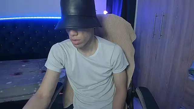 Josy 11 online show from 12, 4, 2026