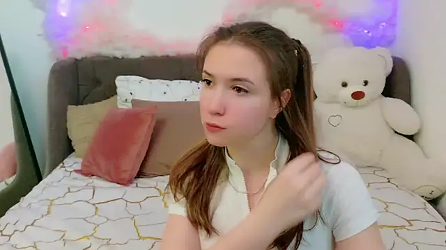 Snapshot of LeenMoonie chatting on 21, 6, 2026 LeenMoonie online show from 21, 6, 2026
