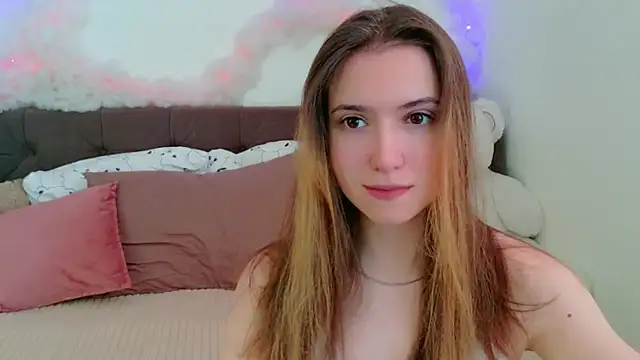 Snapshot of LeenMoonie chatting on 10, 7, 2026 LeenMoonie online show from 10, 7, 2026