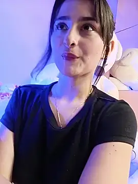 Snapshot of KarolyneLune chatting on 20, 5, 2026 KarolyneLune online show from 20, 5, 2026