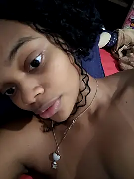 Snapshot of marialuiza2027 chatting on 18, 4, 2026 marialuiza2027 online show from 18, 4, 2026