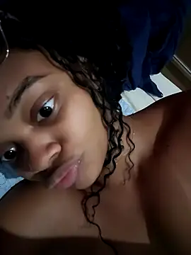 Snapshot of marialuiza2027 chatting on 30, 4, 2026 marialuiza2027 online show from 30, 4, 2026