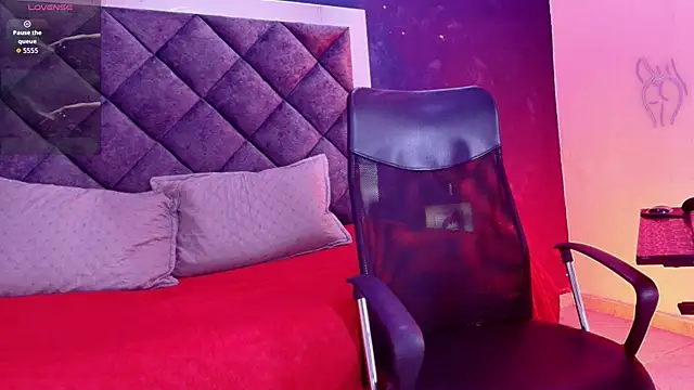 aidanaandvictoria online show from 11, 4, 2026