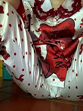 Snapshot of Love_forever_69 chatting on 1, 4, 2026 Love forever 69 online show from 1, 4, 2026