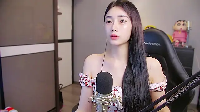 Snapshot of XiaoYuBao- chatting on 11, 6, 2026 XiaoYuBao- online show from 11, 6, 2026