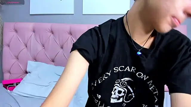 Austin twink online show from 30, 3, 2026