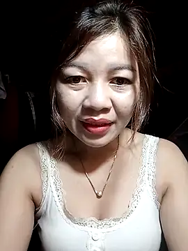 Snapshot of Yiyi102300 chatting on 6, 4, 2026 Yiyi102300 online show from 6, 4, 2026
