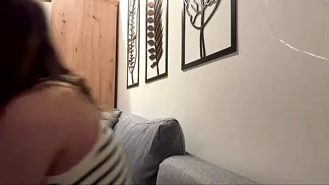 BunnyEskaf online show from 12, 4, 2026