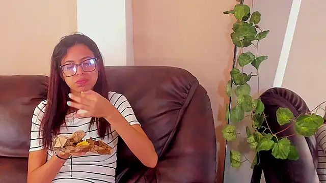 Snapshot of Emily_Lopera chatting on 22, 6, 2026 Emily Lopera online show from 22, 6, 2026