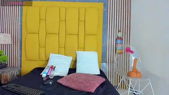  karlaruso online show from 23, 4, 2026