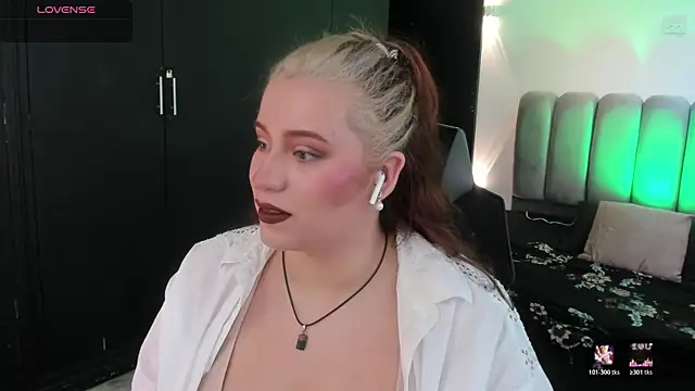 Snapshot of JeanneWilliams chatting on 11, 7, 2026 JeanneWilliams online show from 11, 7, 2026
