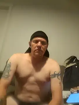 Snapshot of yourMasterisBored chatting on 25, 5, 2026 yourMasterisBored online show from 25, 5, 2026