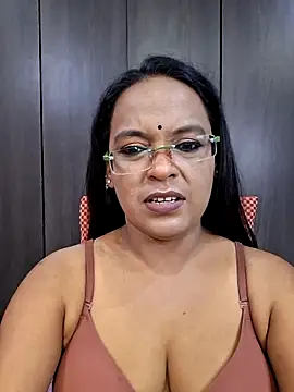 Snapshot of hornyrosy321 chatting on 26, 5, 2026 hornyrosy321 online show from 26, 5, 2026