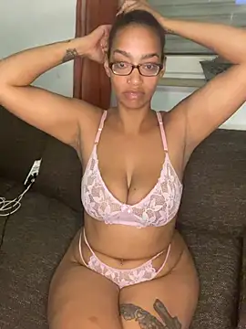 Snapshot of Kyra_kush chatting on 27, 5, 2026 Kyra kush online show from 27, 5, 2026