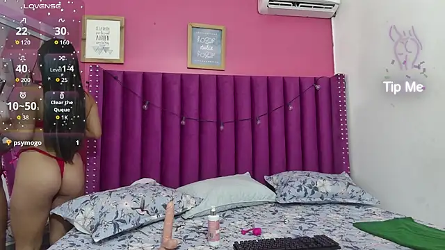 Snapshot of lindaa022 chatting on 8, 4, 2026 lindaa022 online show from 8, 4, 2026