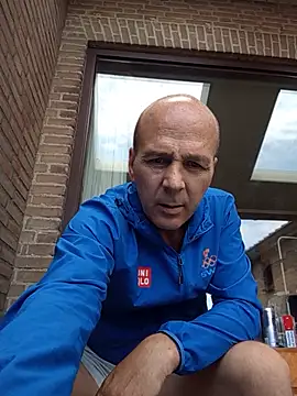 Snapshot of Iulian81 chatting on 6, 7, 2026 Iulian81 online show from 6, 7, 2026