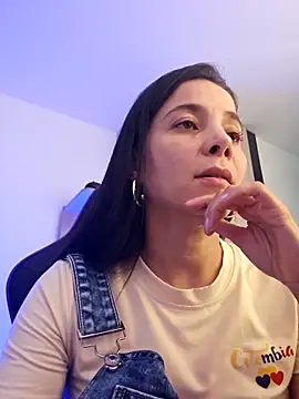 Snapshot of miaeyex chatting on 6, 4, 2026 miaeyex online show from 6, 4, 2026