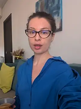 Snapshot of IreneBlue_ chatting on 5, 4, 2026 IreneBlue online show from 5, 4, 2026
