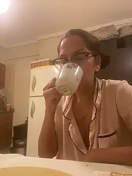 Snapshot of Yes_2102 chatting on 16, 3, 2026 Yes 2102 online show from 16, 3, 2026