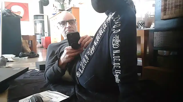 Snapshot of Thomate24 chatting on 18, 3, 2026 Thomate24 online show from 18, 3, 2026