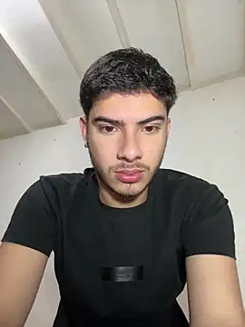 Snapshot of ApoloGray__ chatting on 24, 4, 2026 ApoloGray online show from 24, 4, 2026