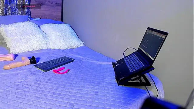 Snapshot of Enzoo98_ chatting on 15, 3, 2026 Enzoo98 online show from 15, 3, 2026