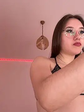 evelynnMiss online show from 18, 6, 2026