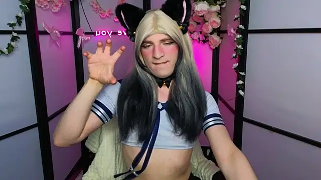 Snapshot of FoxIsPuff chatting on 13, 6, 2026 FoxIsPuff online show from 13, 6, 2026