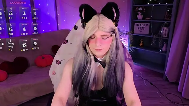 Snapshot of FoxIsPuff chatting on 17, 6, 2026 FoxIsPuff online show from 17, 6, 2026
