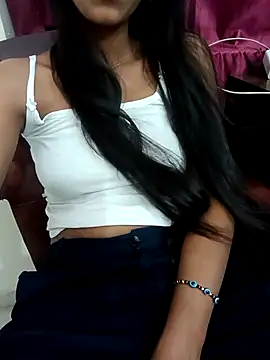Snapshot of aushi_rajput chatting on 18, 4, 2026 aushi rajput online show from 18, 4, 2026